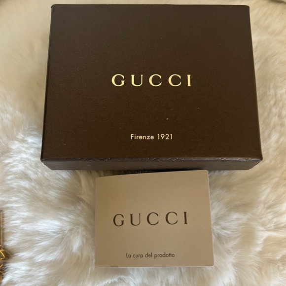 Gucci gold tone keychain with 2 key charms and box - Picture 9 of 11